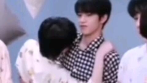 刘耀文爆料受伤视频在线观看,勇敢面对挑战,网友热议康复之路 第3张 刘耀文爆料受伤视频在线观看,勇敢面对挑战,网友热议康复之路 第3张